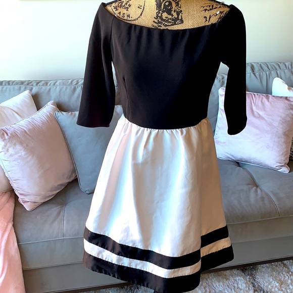 DO + BE off the shoulder dress - Picture 2 of 5